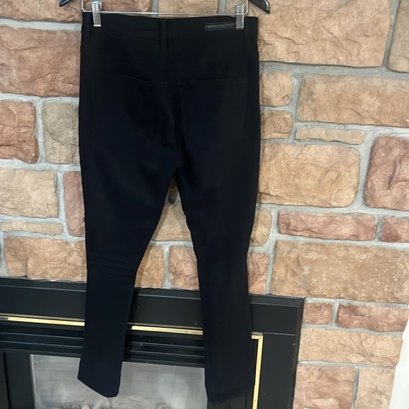 Women’s distressed jeans - Picture 6 of 10